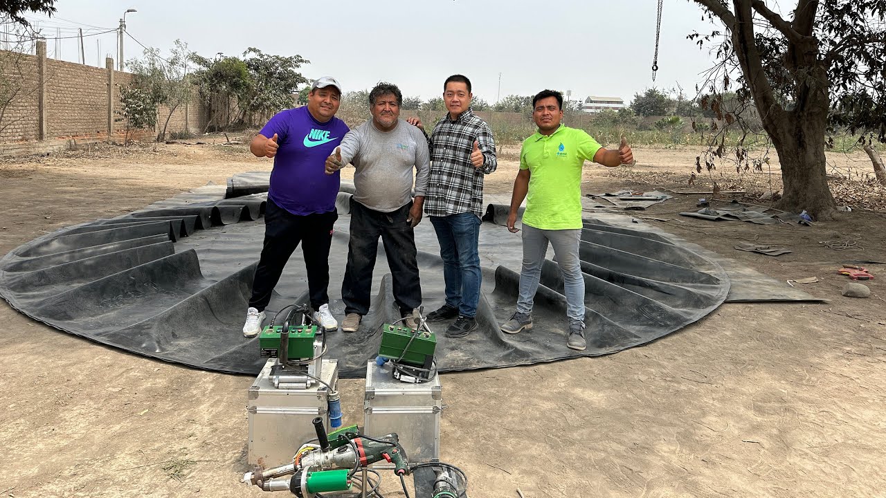 SOLDADORA DE CUÑA CALIENTE PARA SOLDAR GEOMEMBRANA HDPE PARA LA CONSTRUCCIÓN DE ESTANQUES CIRCULARES