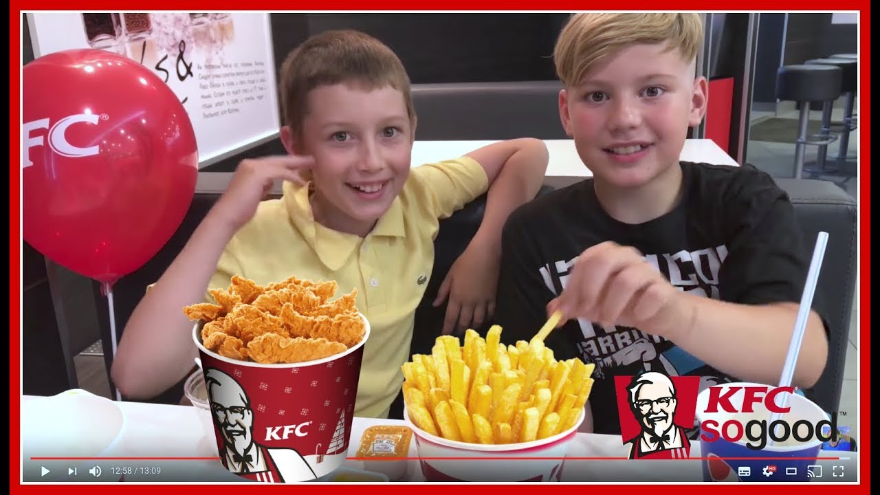 ВЛОГ: ОБЖИРАЕМСЯ С БРАТОМ В КФС ! Славный Обзор KFC CHALLENGE VLOG