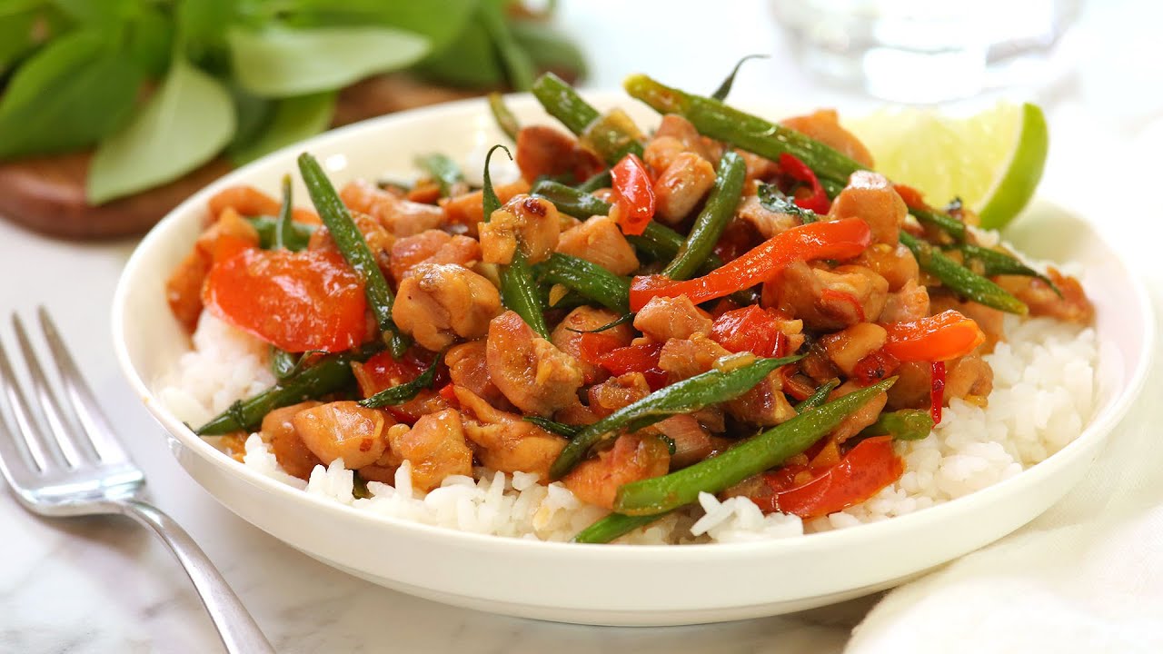 Thai Basil Chicken | Easy & Nutritious 30 Minute Meals