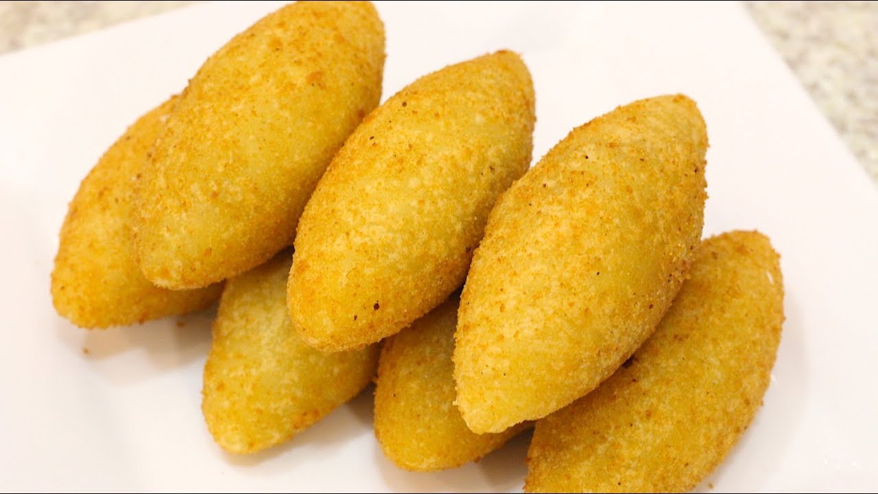 BOLINHO DE AIPIM (MANDIOCA) COM CARNE MOÍDA (MASSA E SABOR DIVINOS!!) - Isamara Amâncio