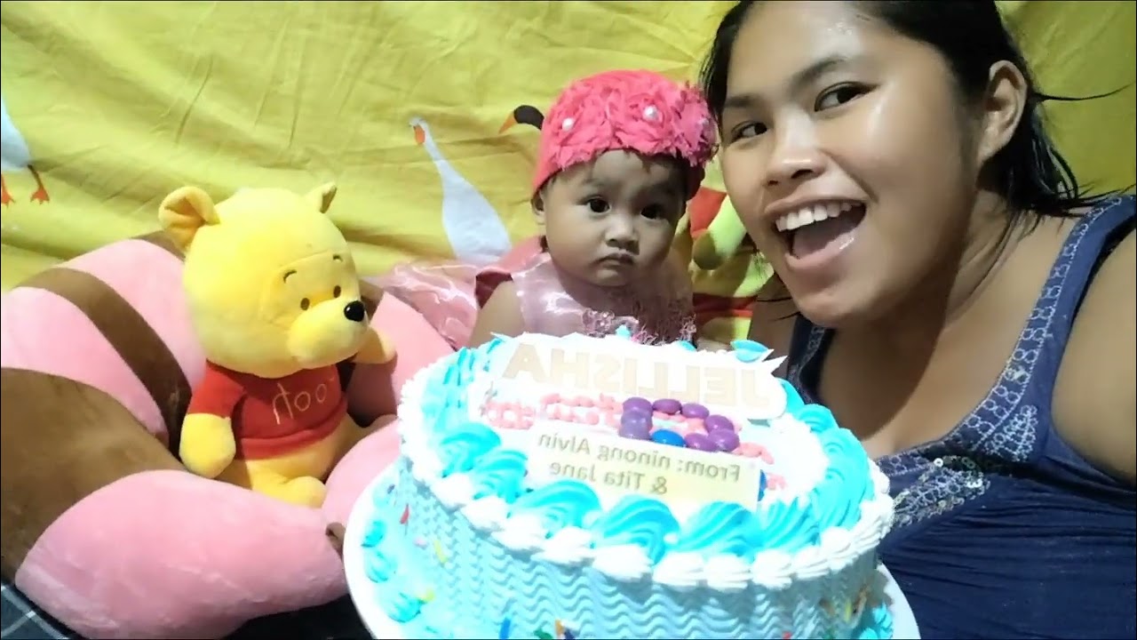 Blowing Jellisha's cake. 🎂