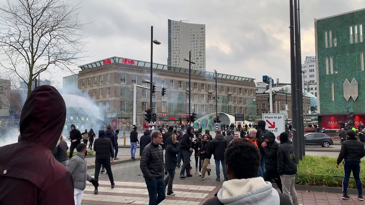 Rellen tijdens demonstraties in Eindhoven (24-01-2021)