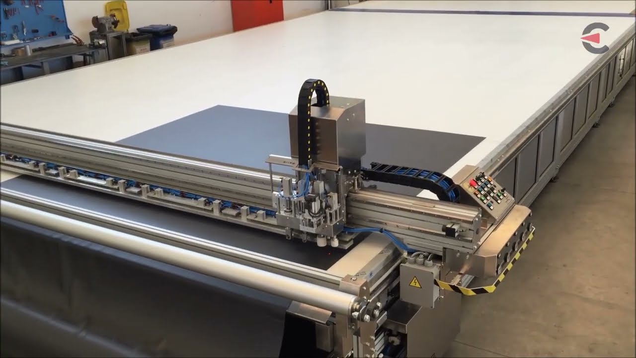 SM-375-TA | Automatic static bed cutting and marking machine with sewing station
