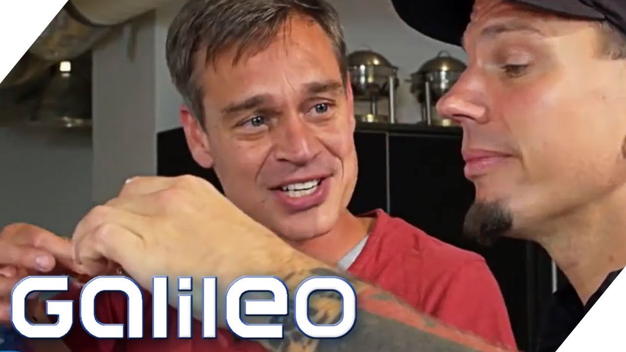 Frikandel und Poffertjes - Wer ist schneller im Holland-Duell? | Galileo | ProSieben
