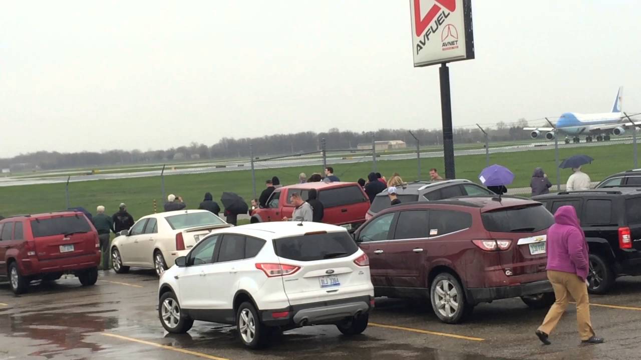 President Barack Obama Leaving Flint Bishop International Airport
