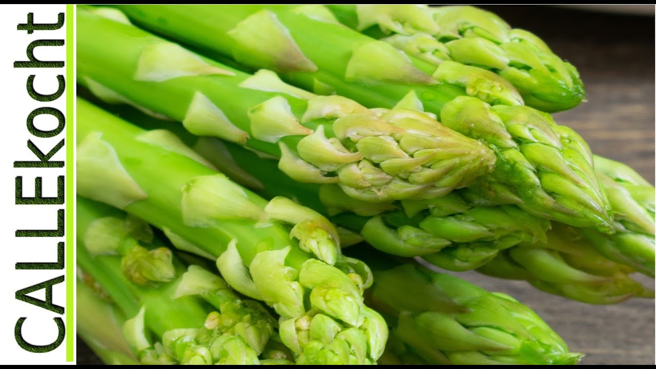 Grüner Spargel als Salat mit Granatapfel zubereiten. Ein sommerliches Rezept - Einfach und schnell