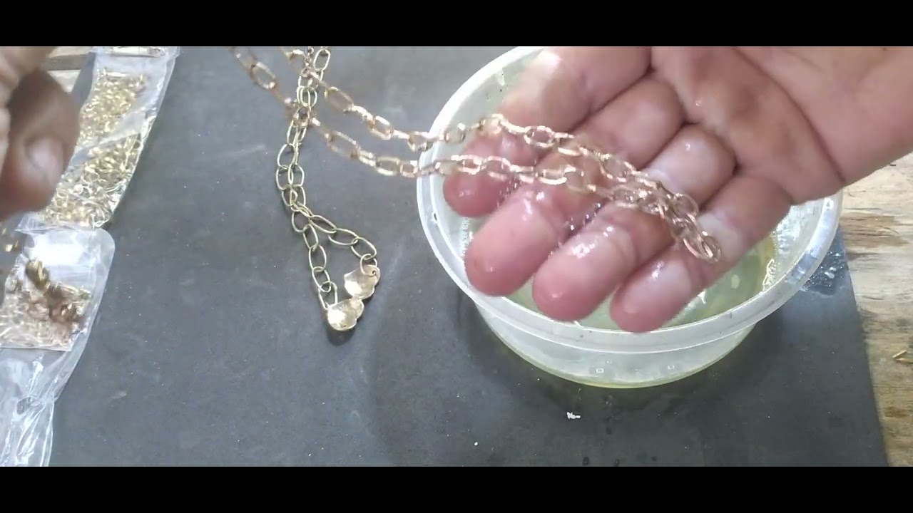 como limpar rapidamente seus cordões e outras peças de moeda antiga evitando manchas