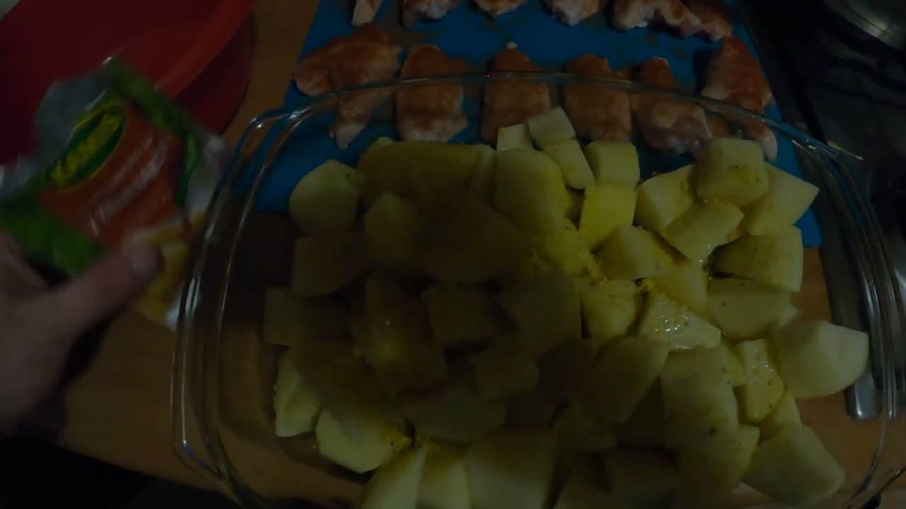 Skrzydełka moje słynne z pieczonymi ziemniakami