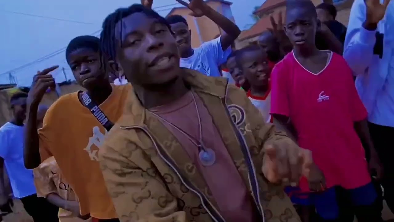 ALTI BANGS_-_borokho borokho-_-Vidéo Officiel 🇬🇳🇬🇳🇬🇳 2025