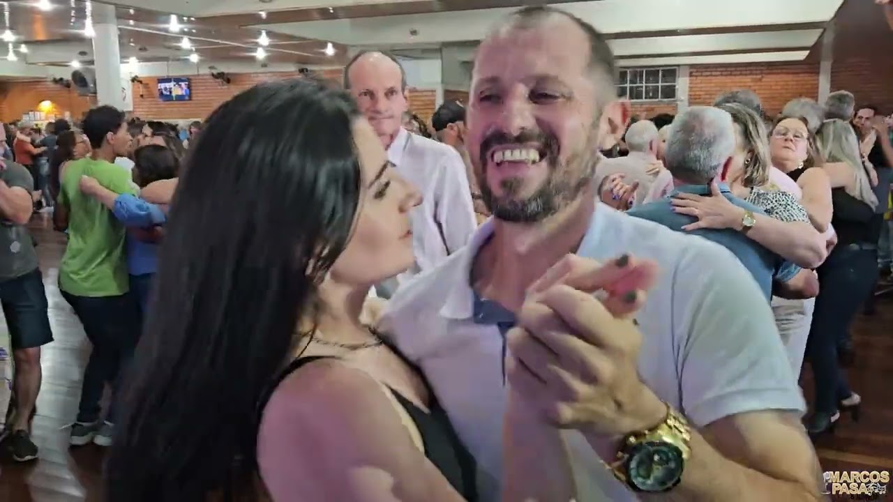 Vamos Dançar e Ser Feliz com Marcos Pasa No Forró em Pato Branco Ao Vivo