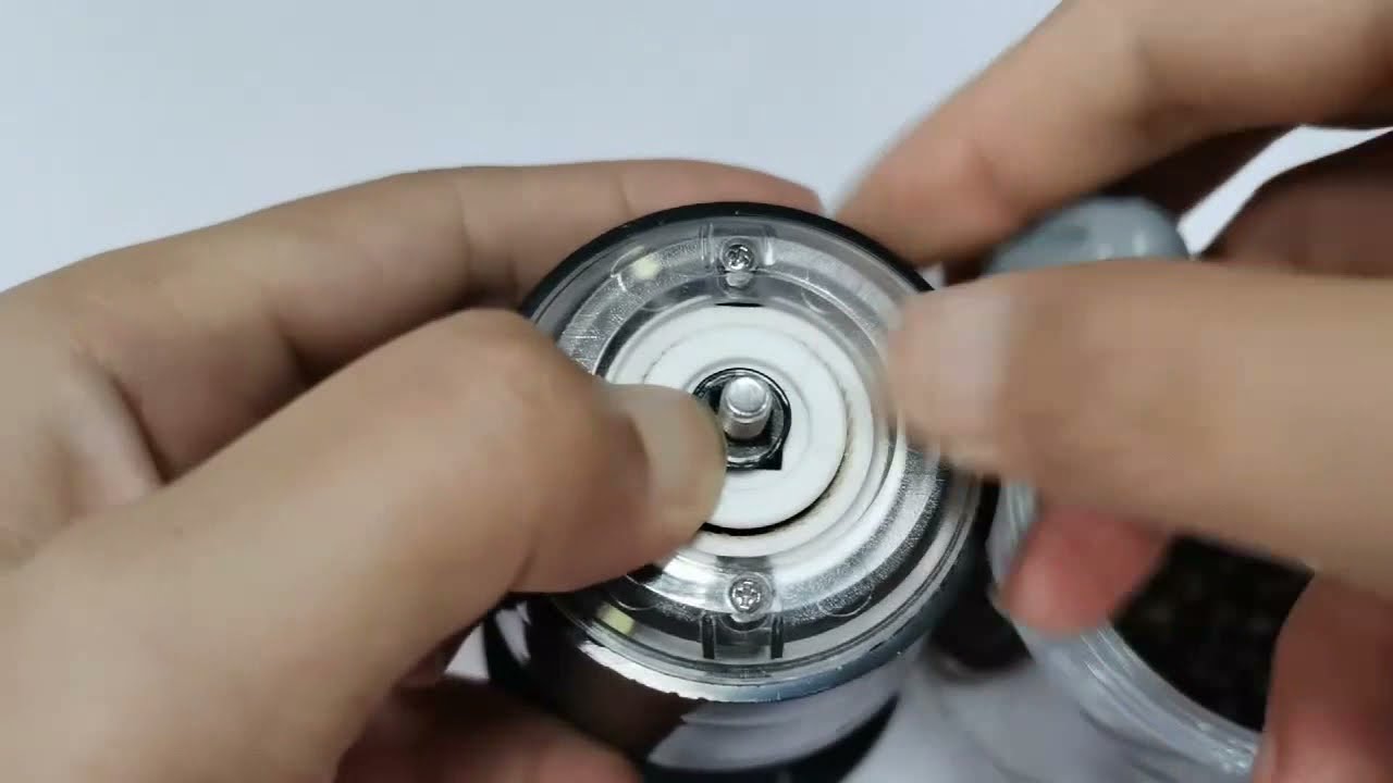 Dismantling and installation video of the gravity pepper grinder