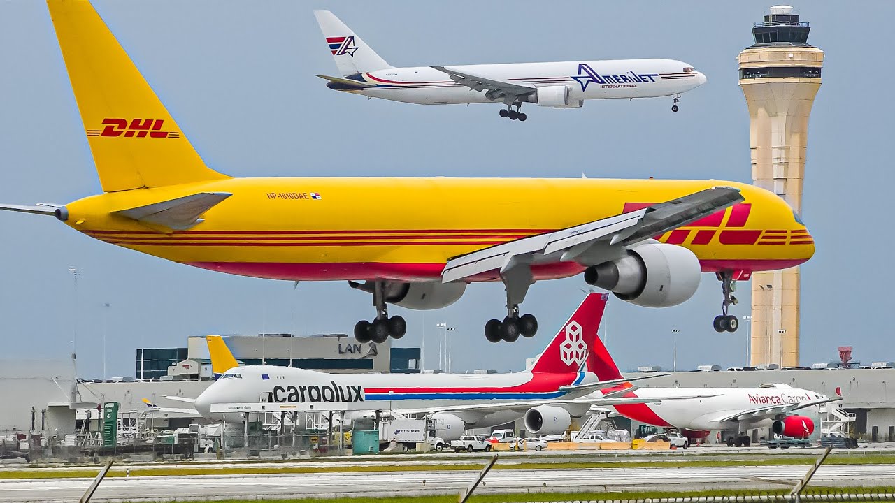🇺🇸 MIAMI International Airport Plane Spotting + Aircraft & Flight Route Information Subtitles !
