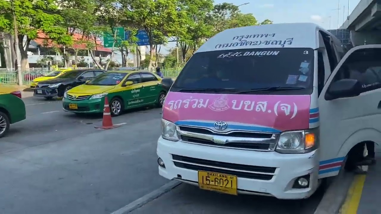 คิวรถตู้หมอชิต อยู่ที่ไหน