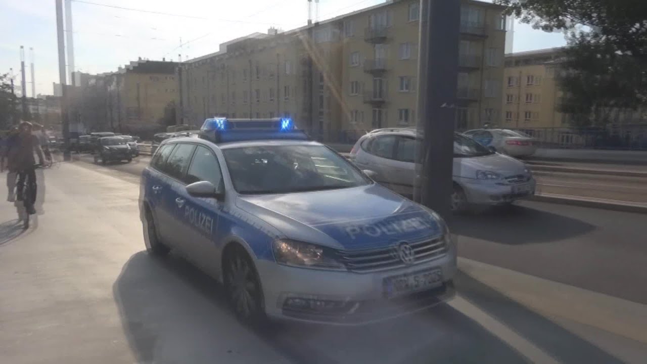 FuStKW Polizei Bonn PI 1 PW Innenstadt &uuml;ber Gehweg