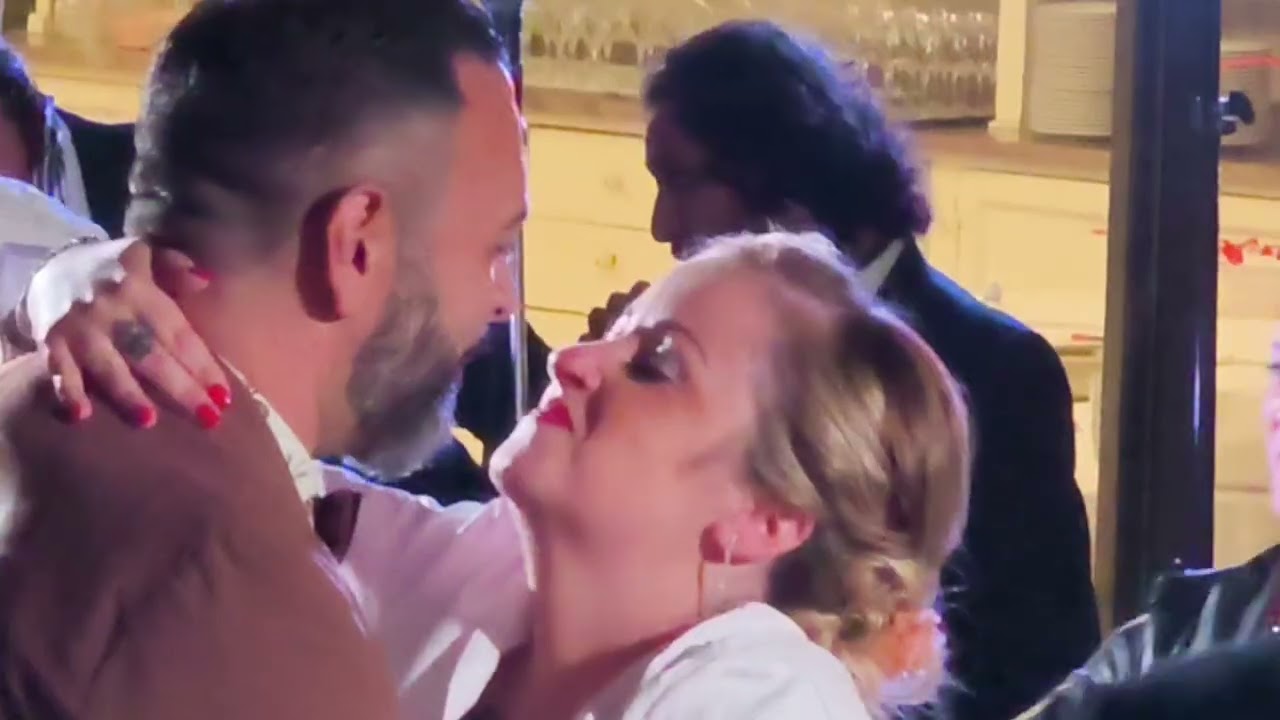 Medley di 3 matrimoni con fontane fredde sparkular sposarsi sul lago di Montaione
