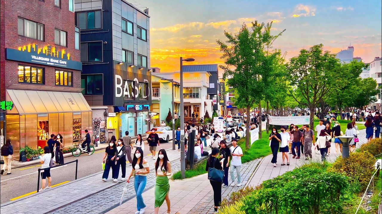 [4K HDR] 서울 핫플레이스 연트럴파크, 연남동 카페골목 (Binaural Sounds) Yeonnam-dong area is a popular weekend spot