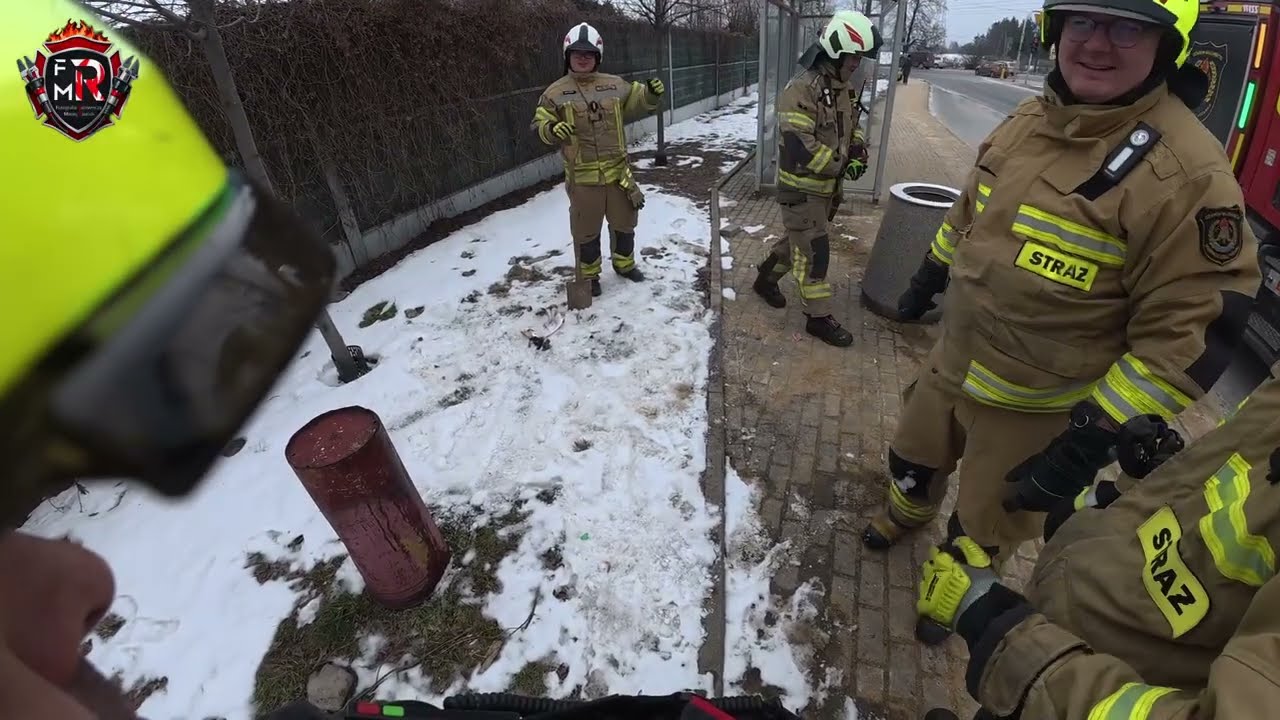 20 kg śniegu do ugaszenia kosza na śmieci.  :)
