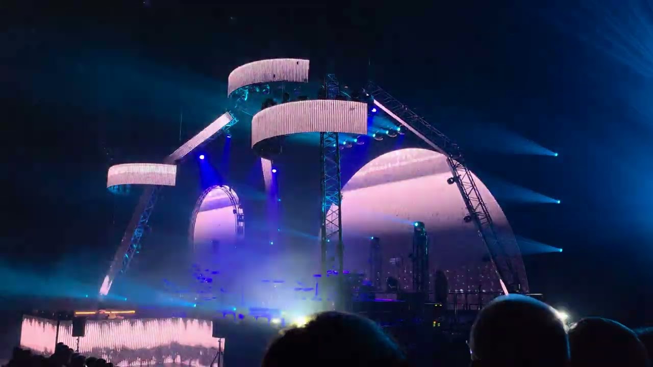 Koncz Zsuzsa, Még 1 aréna - Intro (2025.10.18 - Aréna)