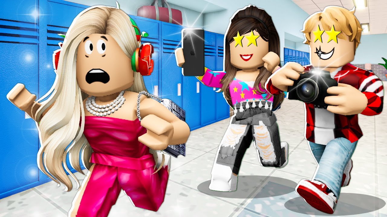 Nobody At School Knew I Was FAMOUS! (Roblox)