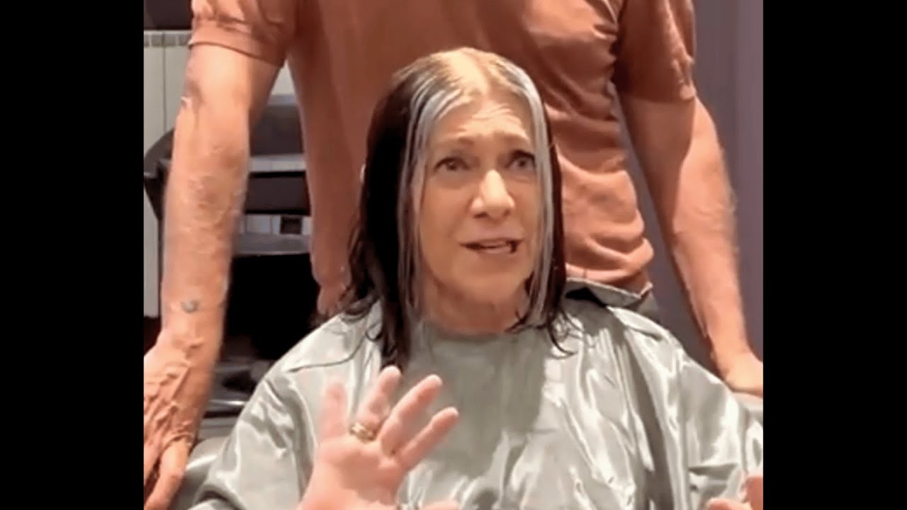 She Wanted to Look Younger… But This Mind Blowing Hairstyle Was a Total Life Reset