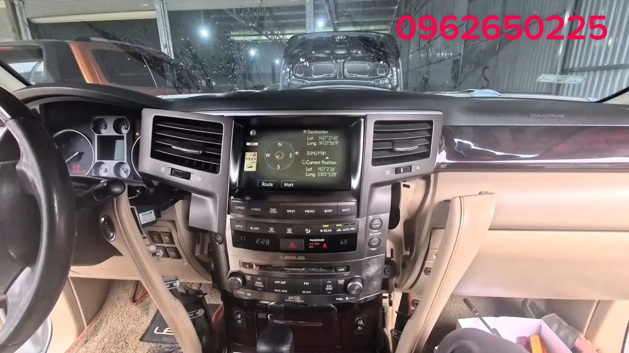 Sửa màn hình ô tô tại nhà. cách tháo, nguyên nhân, cách sử lý màn hình lexus 570