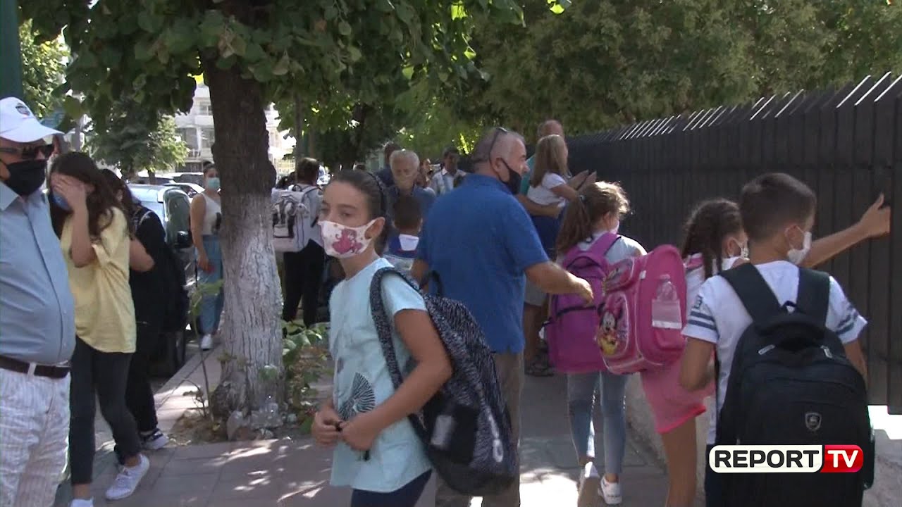 Report TV -Mësimi në Durrës, prindërit: Fëmijët hasin vështirësi me orët e shkurtuara