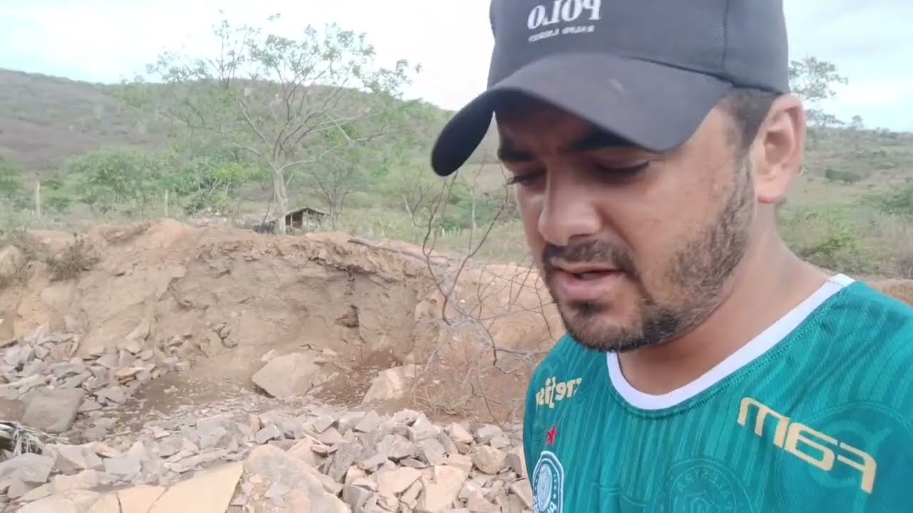Hoje eu fui mais meu compadre disparar um fogo na pedreira olha só que explosão
