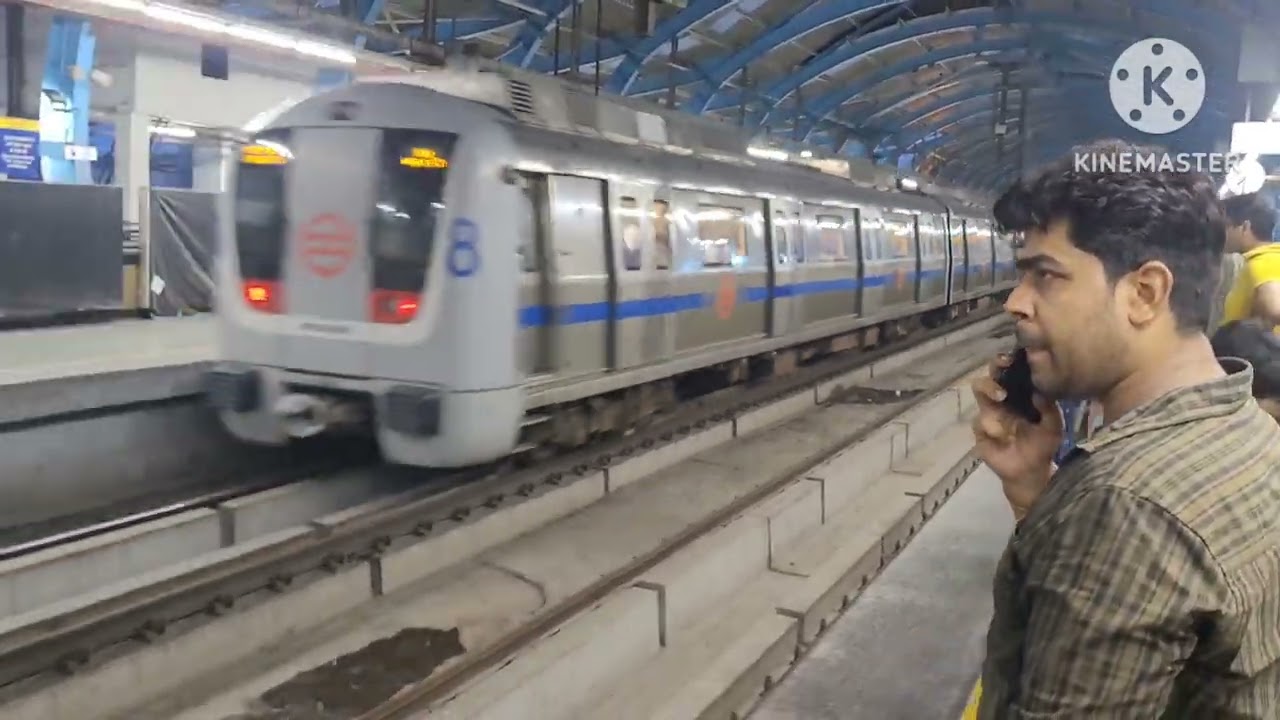 Delhi Metro Blue Line Arrival and Departure