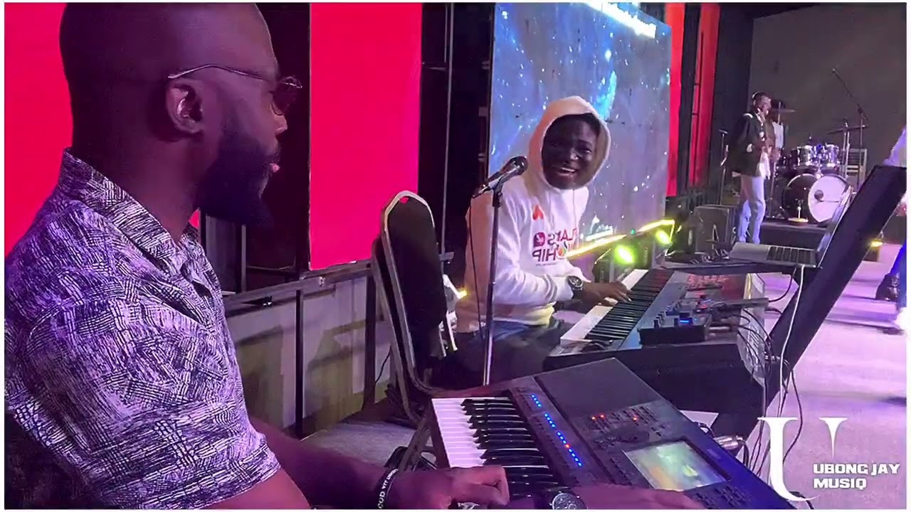 BANDCAM || JOY IS COMING || THE BASS PLAYER IS ALWAYS ON FIRE!