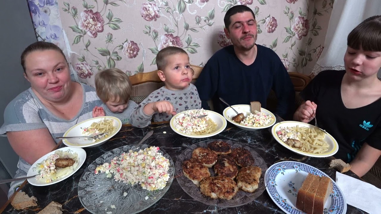 мукбанг  опять любимый крабовый салат