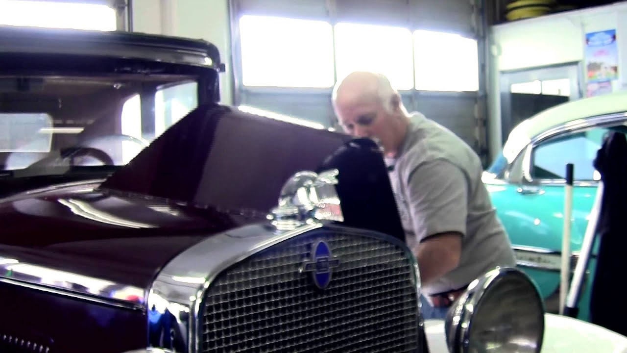 1929-1932 Chevrolet Hood Removal