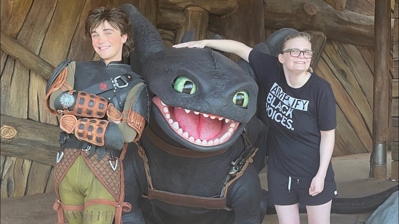 Me and My Family Meet Hiccup & Toothless At Epic Universe