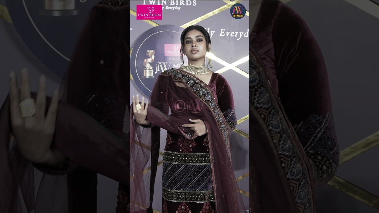 Dushara turns slow motion into a showstopper moment at #jfwmovieawards2025 #dushara #raayan