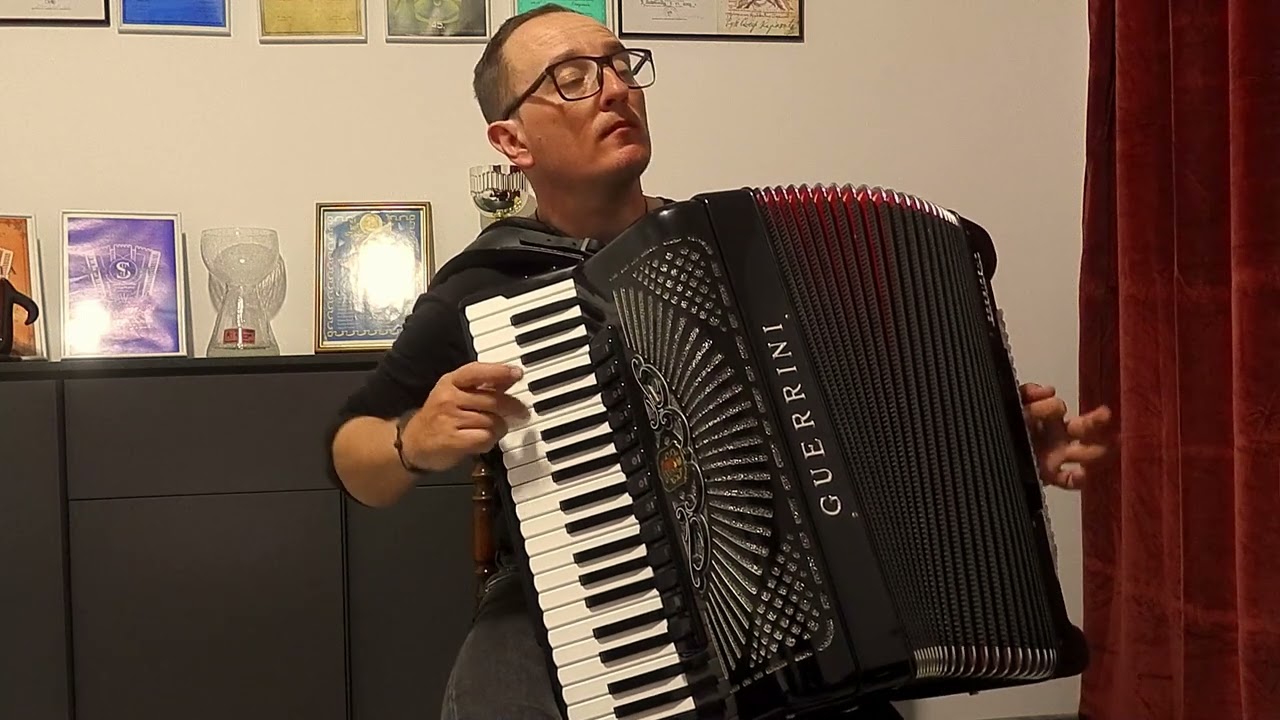Ivan Stamenić - Geamparalele de la Babadag (Vasile Pandalescu)