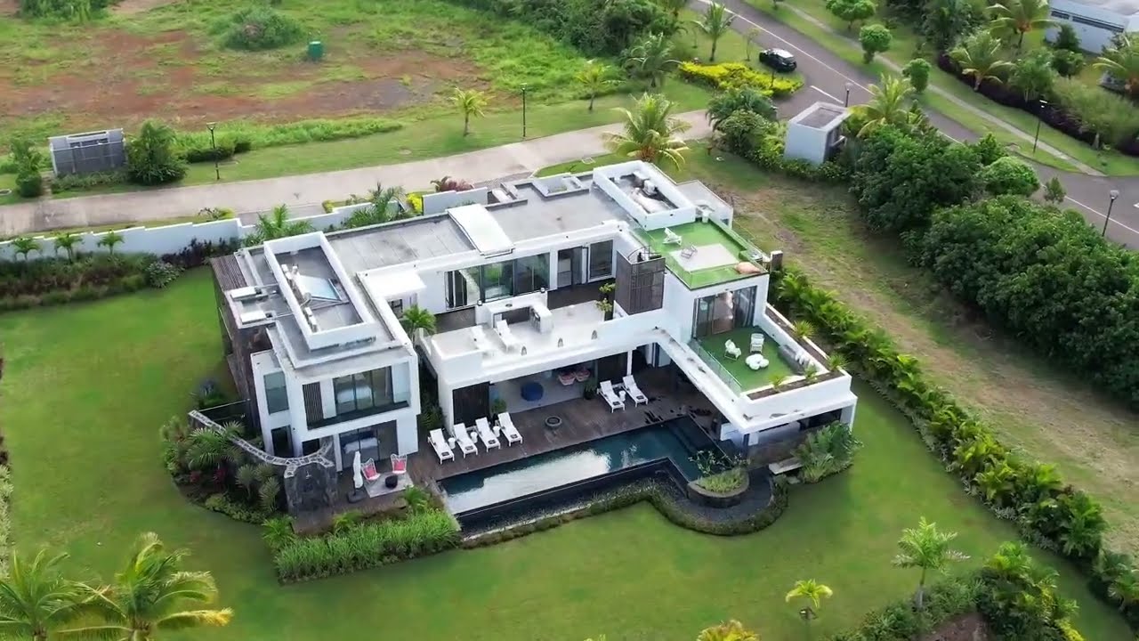 Luxurious Contemporary Villa in Anahita Golf Estate｜ Villa Contemporaine Luxueuse à Anahita