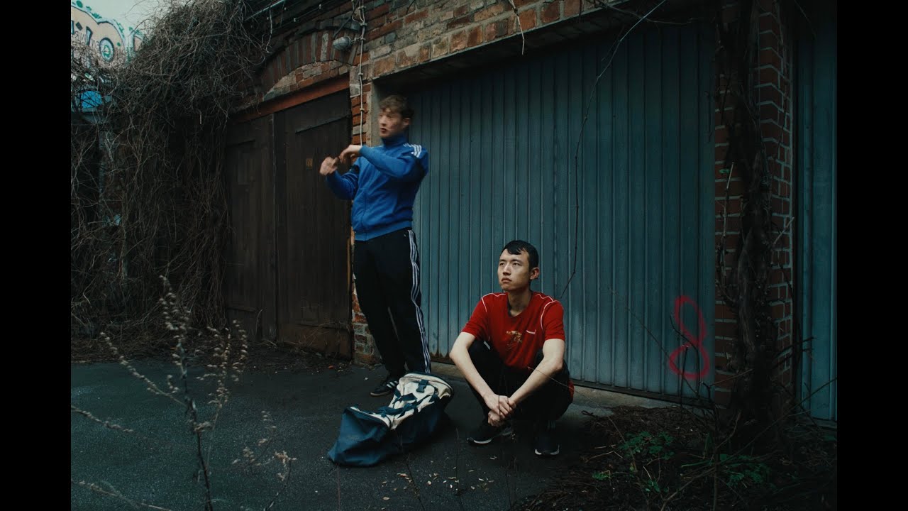 Pavelo & Schnell - Nicht von dieser Welt (Offizielles Video)