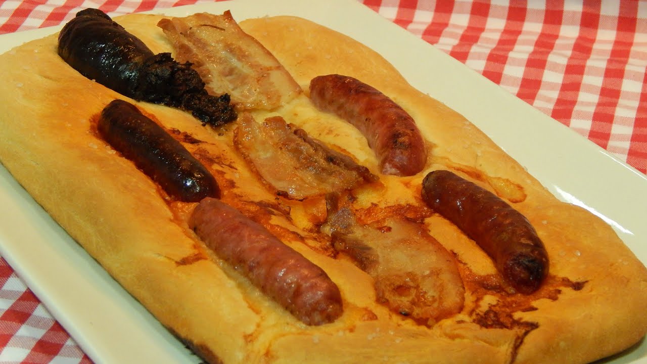 Cómo hacer tortas de pan con embutido | Cocas de Mestall