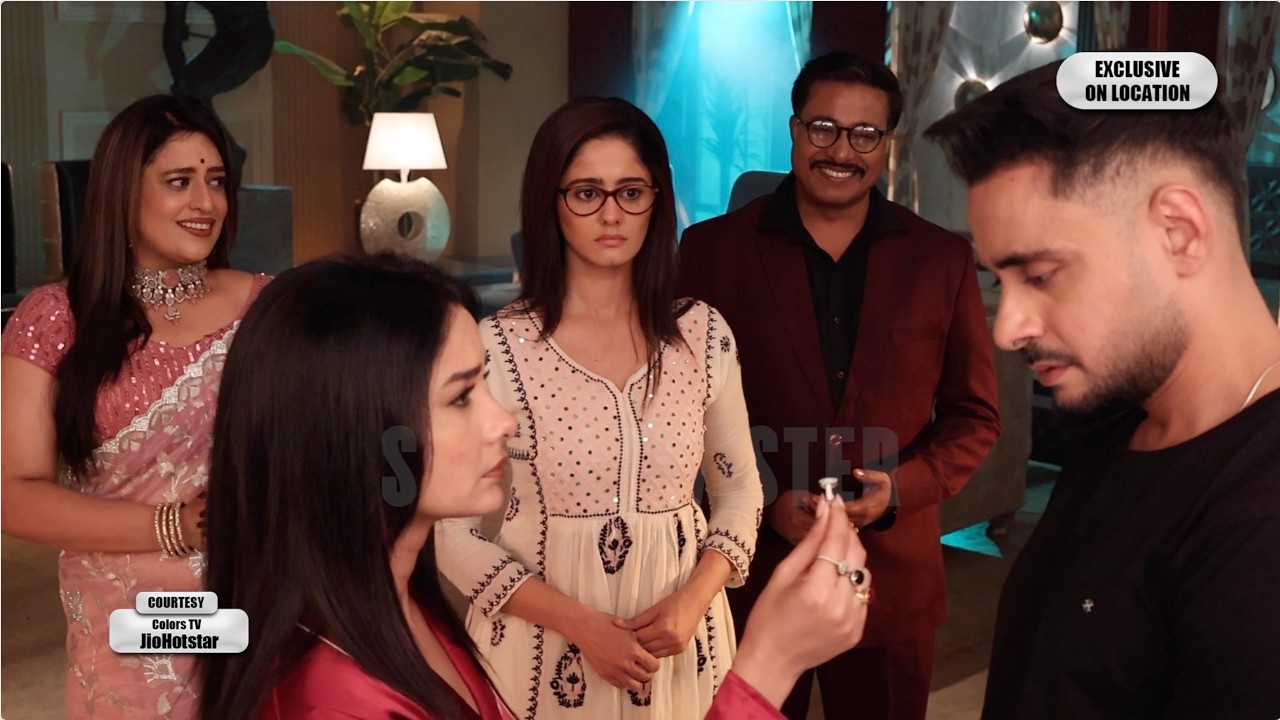 Mannat Har Khushi Paane Ki On Location: Today Episode Vikrant put ring on Yashika, Mannat felt bad
