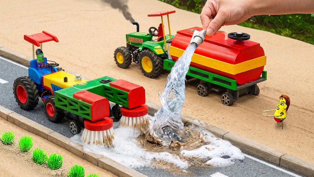 Mini ciągnik DIY z pompą wodną jako zamiatarka drogowa 🚜💦 Czyszczenie drogi z mokrego cementu | H...