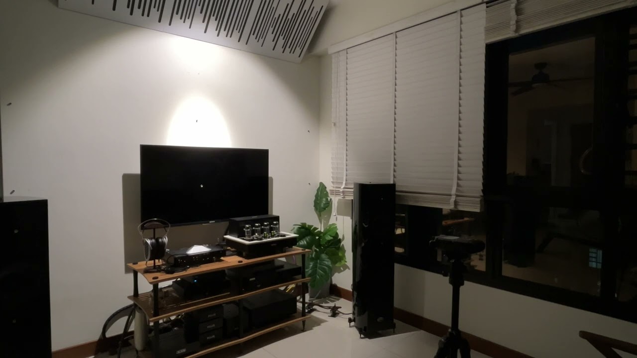 john adams  singing on  Apertura Armonia Speakers with Questyle CMA 15 DAC and Audio Research I/50