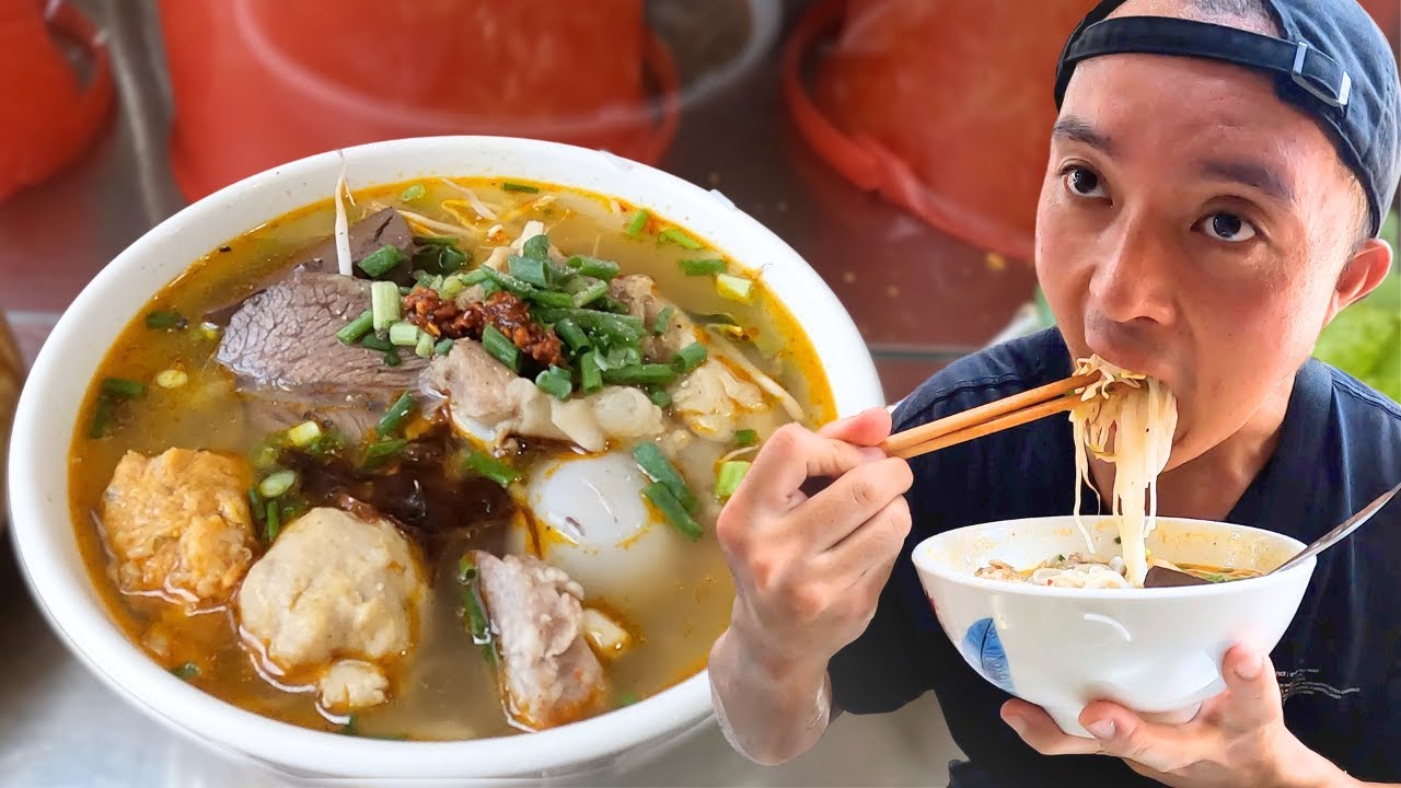 Flying 7,183km To Vietnam Just To Eat Bún Bò Huế 🇻🇳