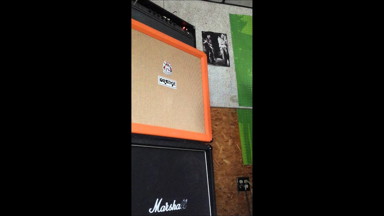 Ampeg V4 riffin'