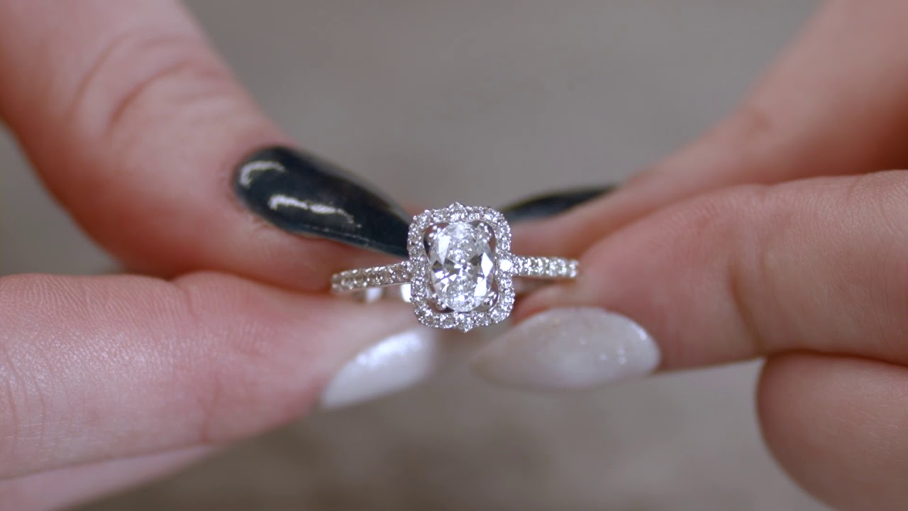 A Rectangle Cut Diamond Ring
