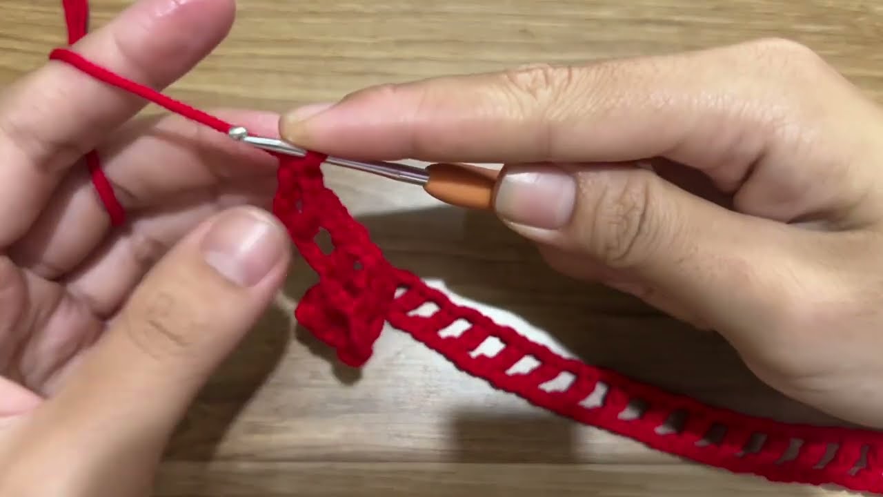 Đan Khăn Đỏ Sao Vàng Bằng Len | Ý Nghĩa Ngày Quốc Khánh 2/9