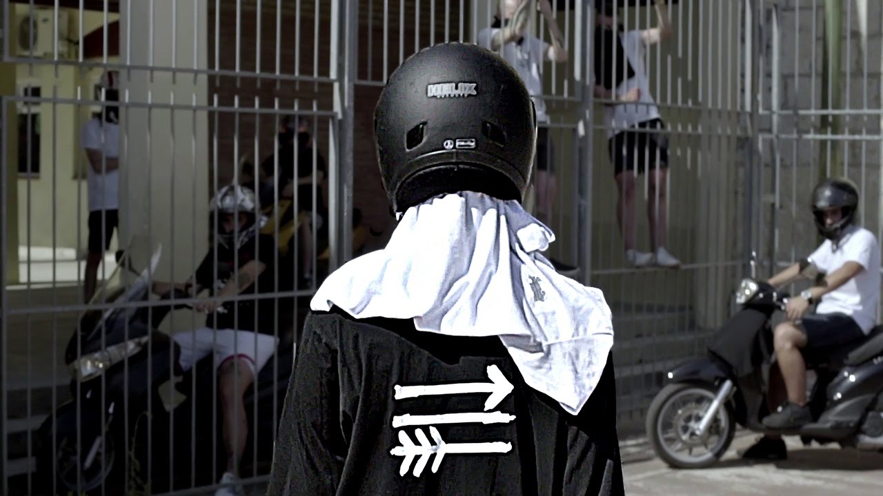 CHARLIE & HIELO BEATS - CHEROKEES (VIDEOCLIP OFICIAL)