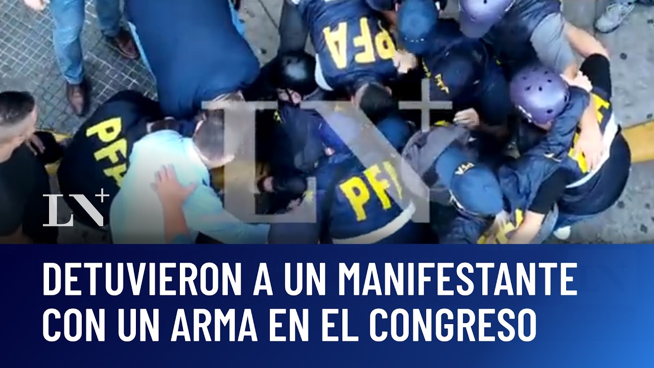 Hirieron a dos periodistas de LN+ y detuvieron a un manifestante con un arma
