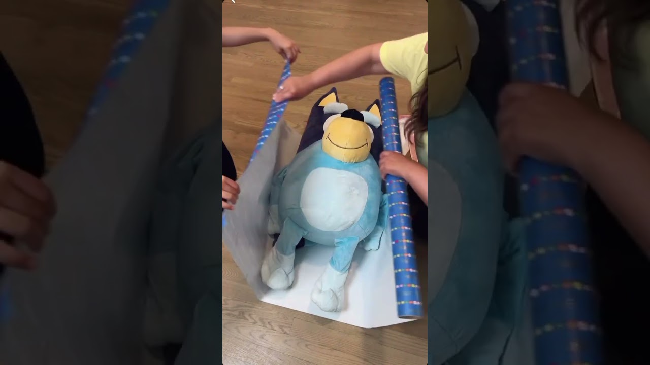 Упаковка большого мягкого пледа #маминажизнь #воспитание #шорты