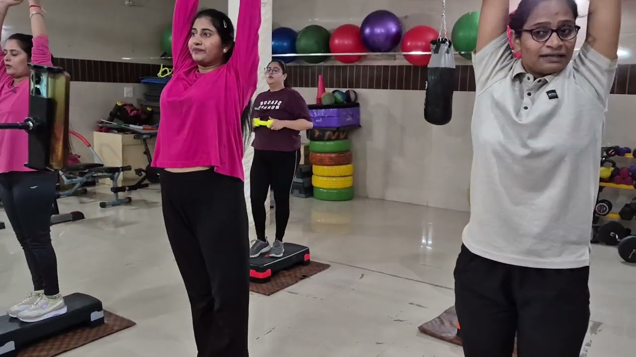 Weight Training on stepper # backthigh#dumbles# fullbodyworkout# weightlose #fitness 