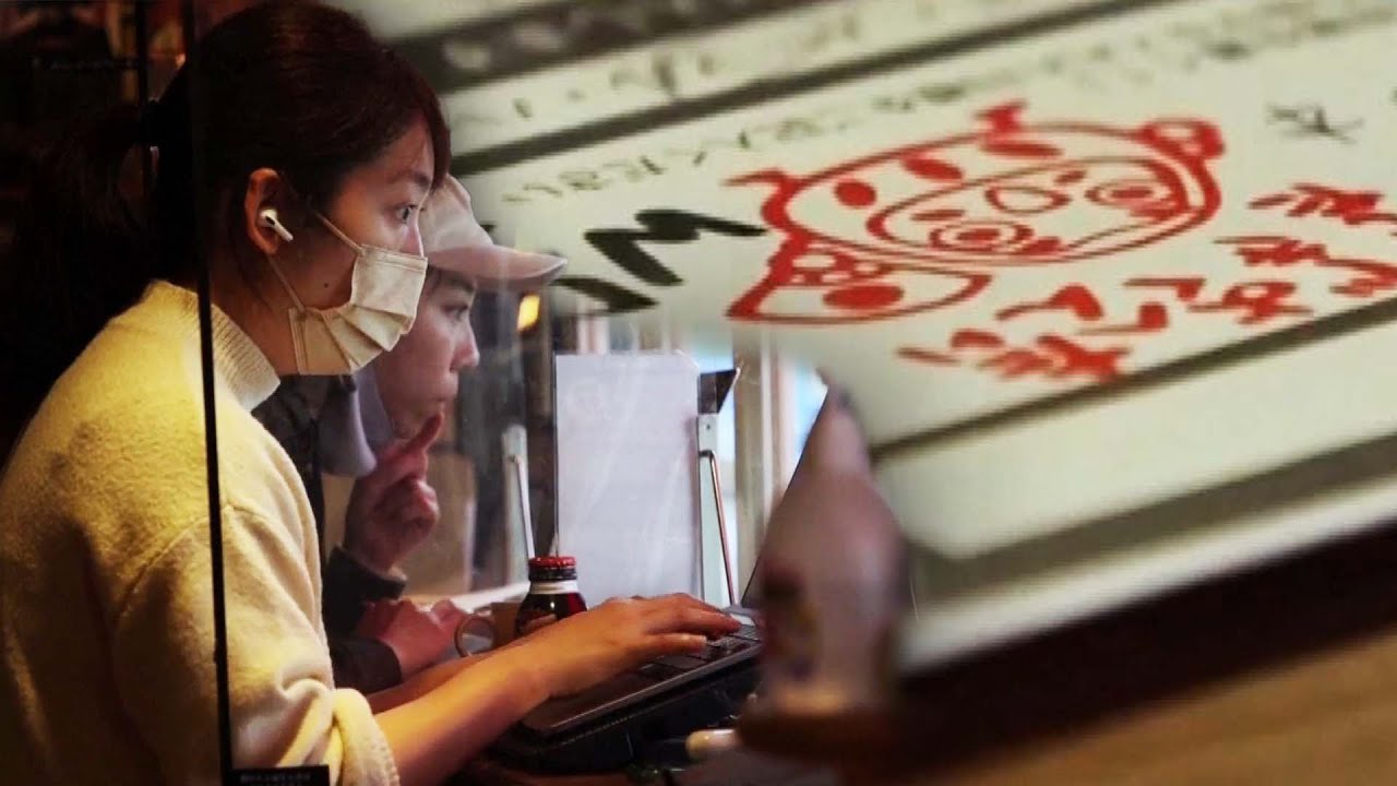 Cafe Won't Let Customers Leave Until They&rsquo;ve Finished Work