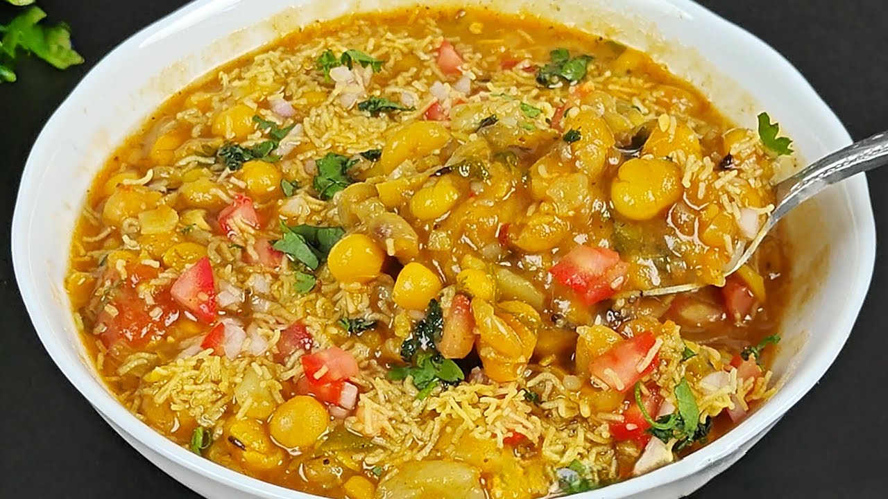 Matar Chaat Recipe | मटर आलू की चटपटी चाट | Ragda Chat Recipe | Street Style Aloo Matar Chat